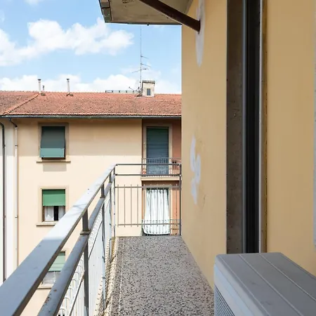 Unyca - Elegant In Coverciano * Florence