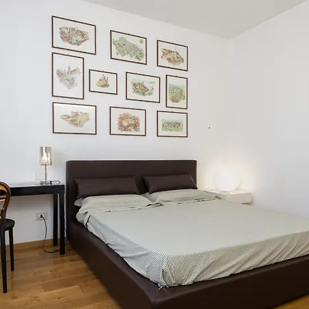 Unyca - Elegant In Coverciano Daire *